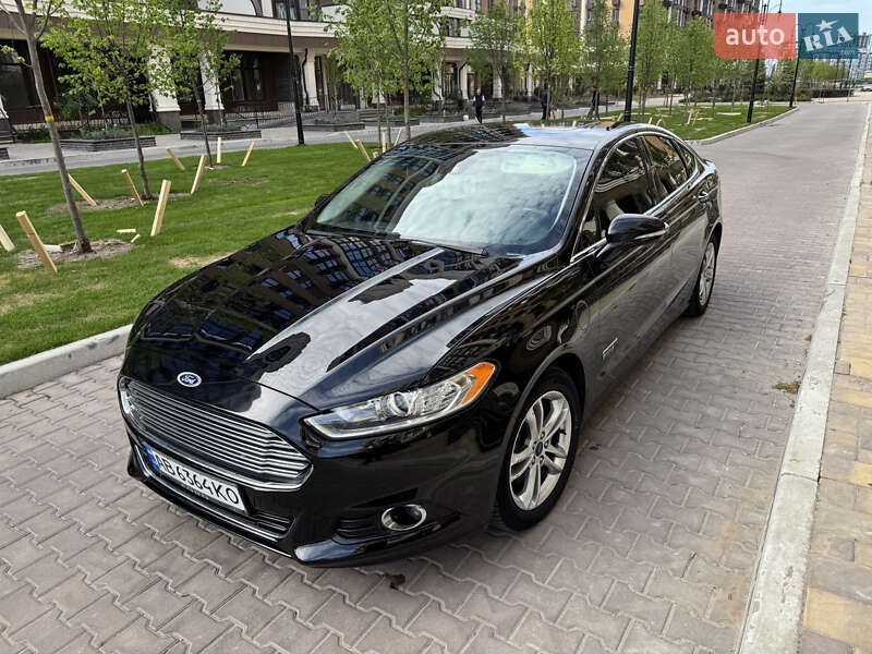 Седан Ford Fusion 2015 в Калиновке