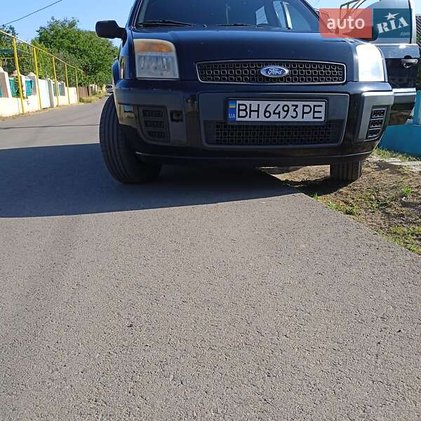 Хэтчбек Ford Fusion 2006 в 
