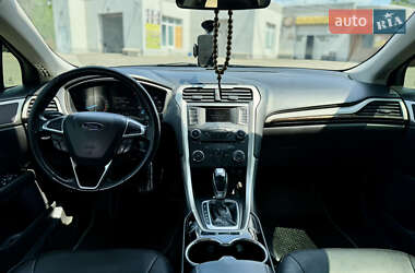 Седан Ford Fusion 2015 в 