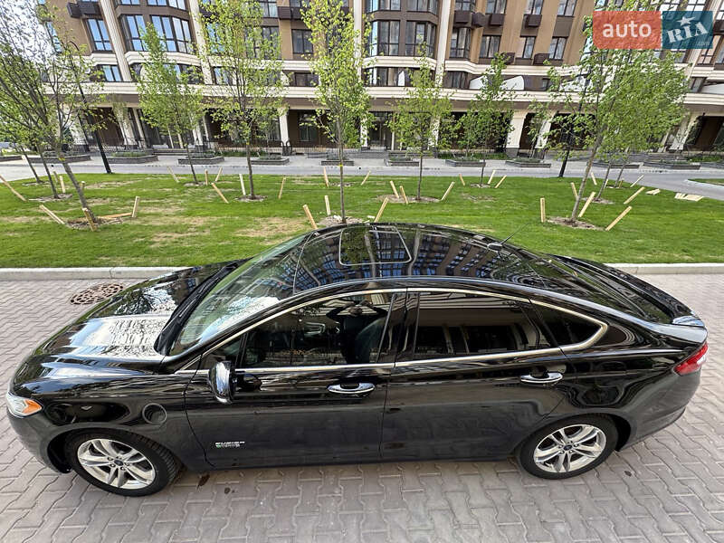 Седан Ford Fusion 2015 в Калиновке