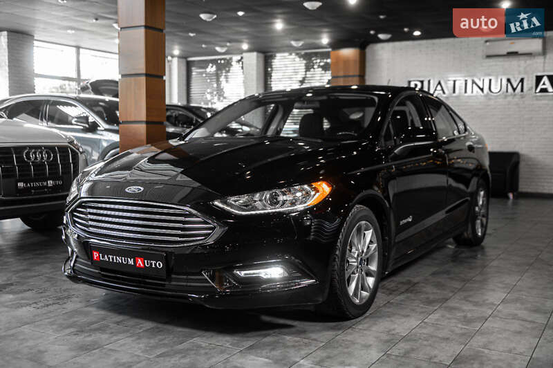 Седан Ford Fusion 2016 в 