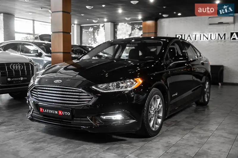 Седан Ford Fusion 2016 в 