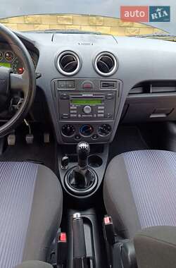 Хэтчбек Ford Fusion 2008 в 