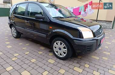 Хэтчбек Ford Fusion 2008 в 