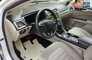 Седан Ford Fusion 2018 в 