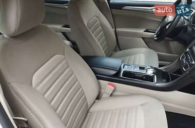 Седан Ford Fusion 2018 в 