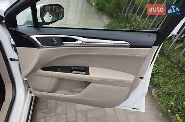 Седан Ford Fusion 2018 в 
