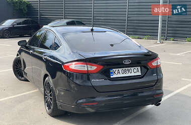 Седан Ford Fusion 2015 в 