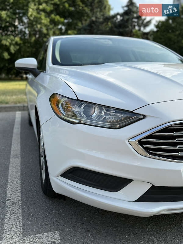 Седан Ford Fusion 2016 в Одесі