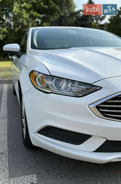 Седан Ford Fusion 2016 в 