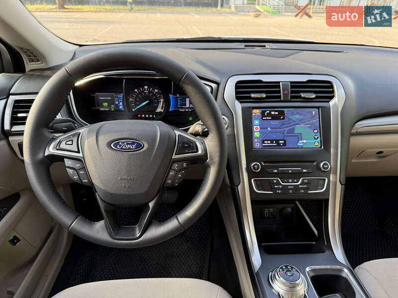 Седан Ford Fusion 2016 в Одесі