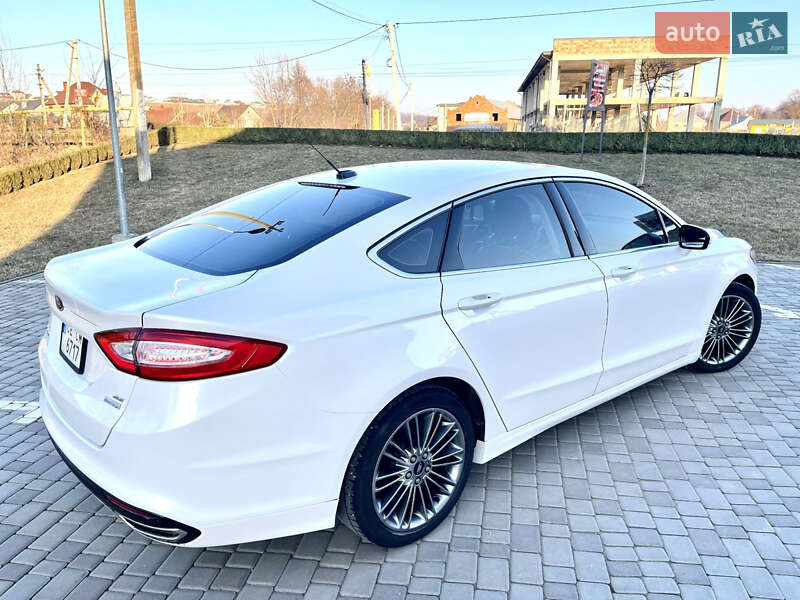 Седан Ford Fusion 2014 в Черновцах