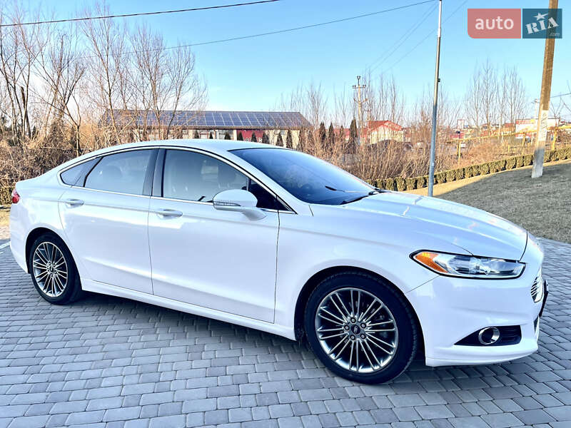 Седан Ford Fusion 2014 в Черновцах