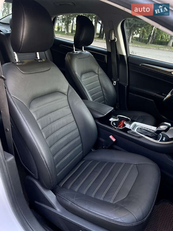 Седан Ford Fusion 2014 в Черновцах