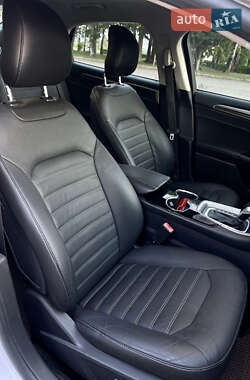 Седан Ford Fusion 2014 в 