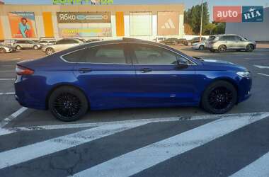 Седан Ford Fusion 2015 в 