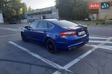 Седан Ford Fusion 2015 в 