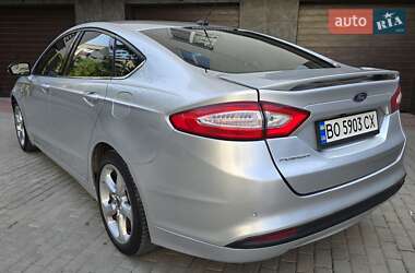 Седан Ford Fusion 2013 в 