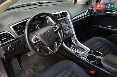 Седан Ford Fusion 2013 в 