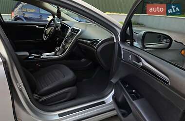 Седан Ford Fusion 2013 в 