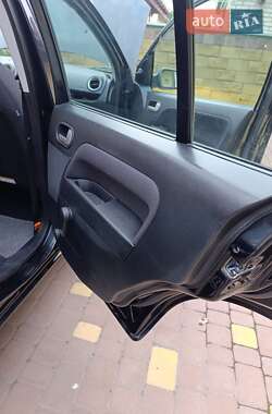 Хэтчбек Ford Fusion 2008 в 