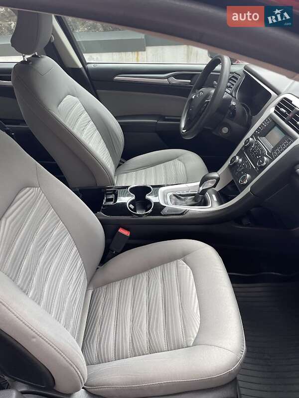 Седан Ford Fusion 2015 в Ирпене