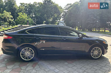 Седан Ford Fusion 2015 в 