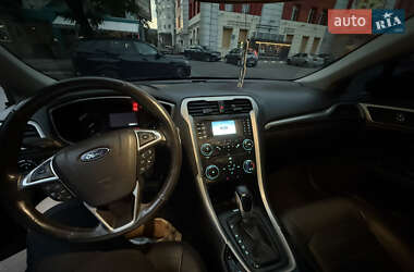 Седан Ford Fusion 2013 в 