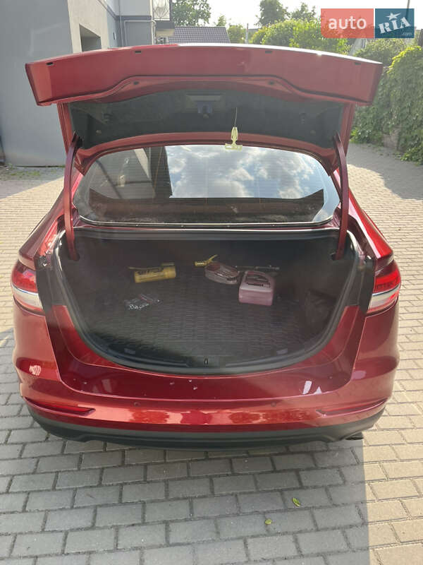 Седан Ford Fusion 2019 в Рівному