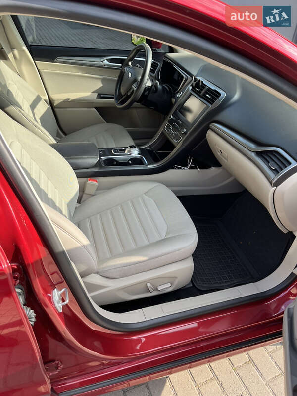 Седан Ford Fusion 2019 в Рівному