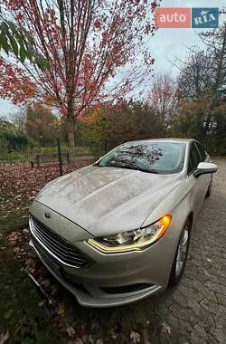 Седан Ford Fusion 2017 в 