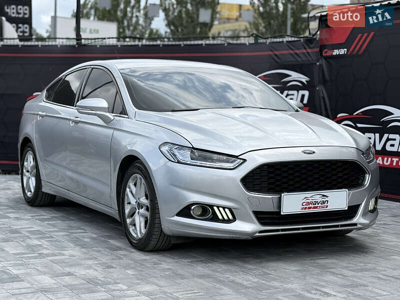 Седан Ford Fusion 2016 в 