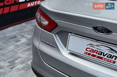 Седан Ford Fusion 2016 в 