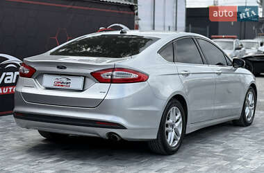 Седан Ford Fusion 2016 в 