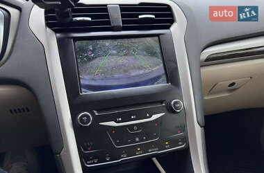 Седан Ford Fusion 2013 в 