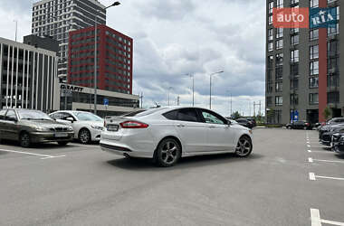 Седан Ford Fusion 2016 в 