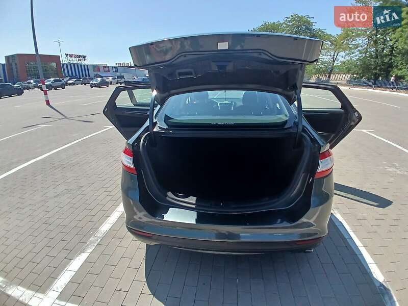 Седан Ford Fusion 2014 в Одесі