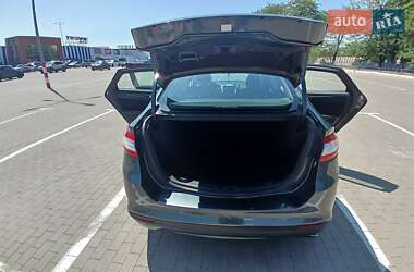 Седан Ford Fusion 2014 в 