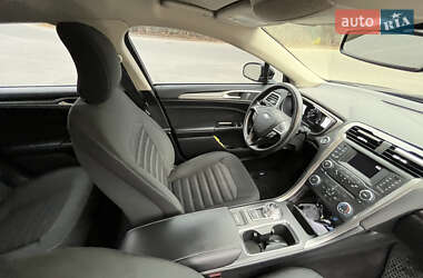 Седан Ford Fusion 2017 в 