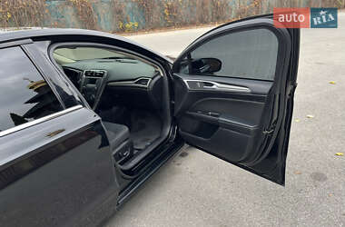Седан Ford Fusion 2017 в 