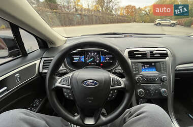 Седан Ford Fusion 2017 в 