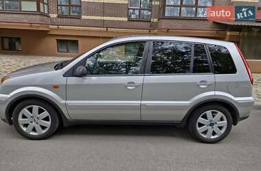 Хэтчбек Ford Fusion 2008 в 