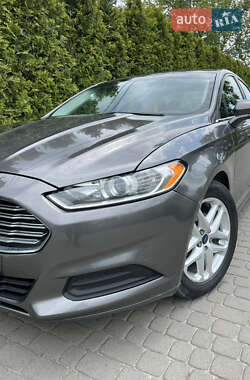 Седан Ford Fusion 2015 в Львове