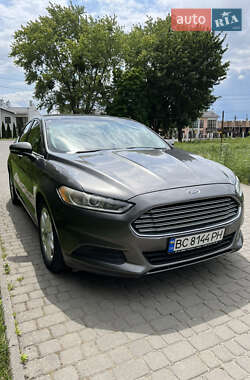 Седан Ford Fusion 2015 в 