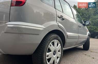 Хэтчбек Ford Fusion 2011 в 