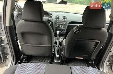 Хэтчбек Ford Fusion 2011 в 