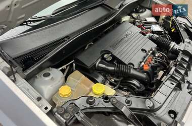 Хэтчбек Ford Fusion 2011 в 