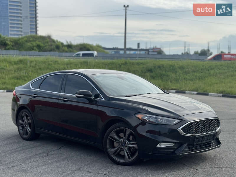 Седан Ford Fusion 2016 в 