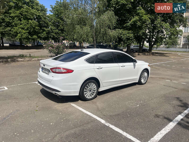 Седан Ford Fusion 2014 в Первомайську