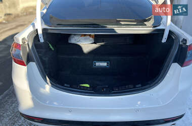 Седан Ford Fusion 2013 в 